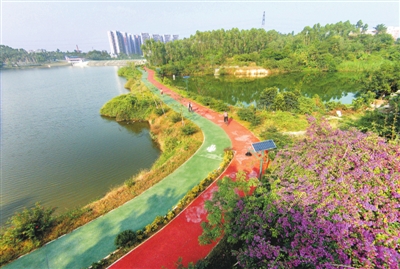 湛江日报数字报-市民喜赋诗 赞美瑞云湖