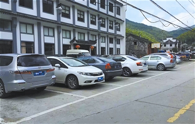 鄞州日报数字报刊平台-农村停车难: 一道待破解