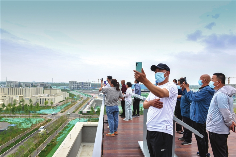 乘坐"党史班车" 感受怀柔巨变