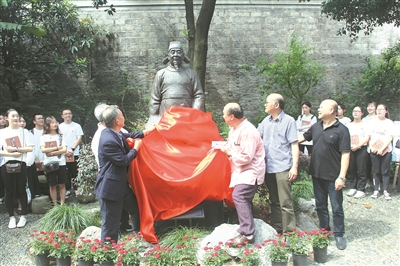 郑梦周铜像在庆安会馆揭幕